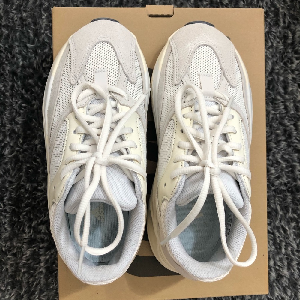 Yeezy Boost 700 Analog 5 NWB